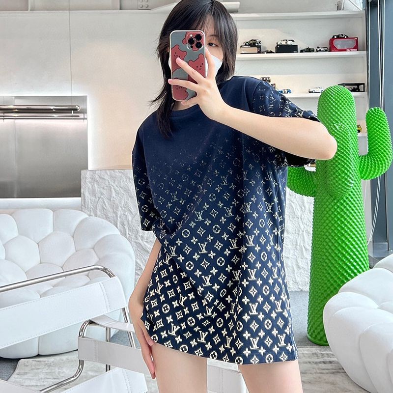 Very popular all over the world?? Louis Vuitton LVSE Monogram Gradient T-shirt fake vuw80110