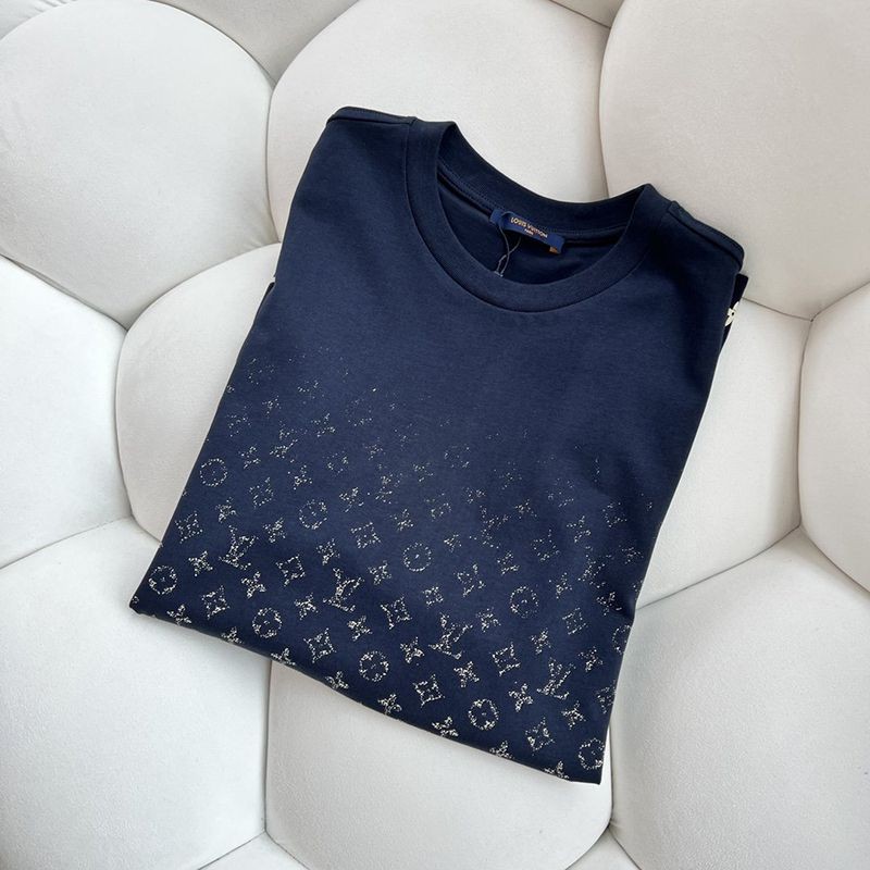 Very popular all over the world?? Louis Vuitton LVSE Monogram Gradient T-shirt fake vuw80110