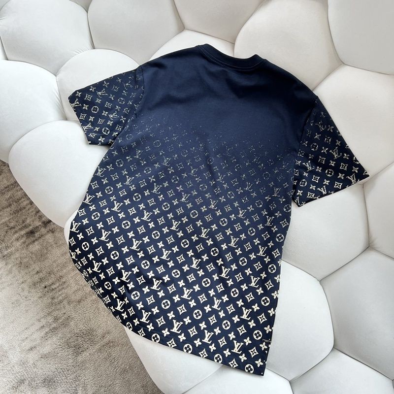 Very popular all over the world?? Louis Vuitton LVSE Monogram Gradient T-shirt fake vuw80110