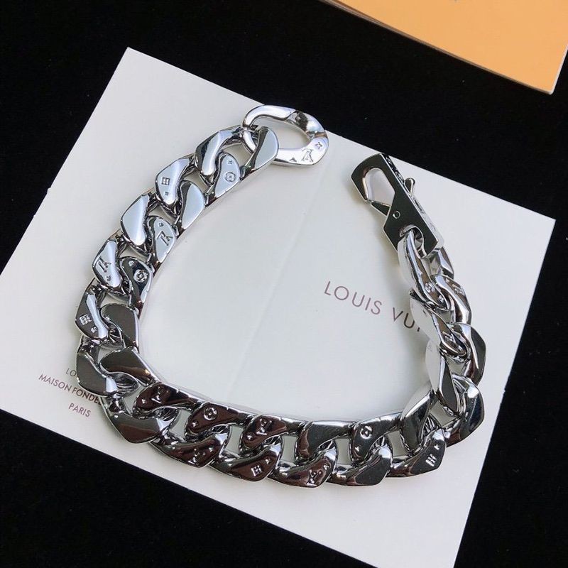 Popular Louis Vuitton Bracelet LV Chain Links Replica M69988 Popular Louis Vuitton Bracelet LV Chain Links Replica M69988