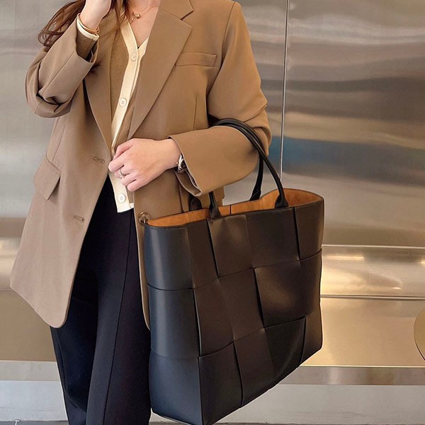 Bottega Arco Canvas Copy Large Tote Bag bol00953