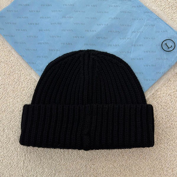 definitely want it! Prada knit cap/beanie replica pun30222