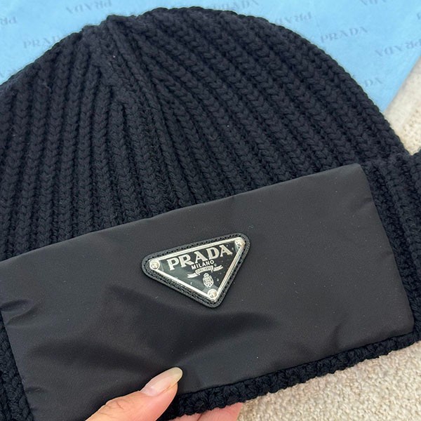 definitely want it! Prada knit cap/beanie replica pun30222