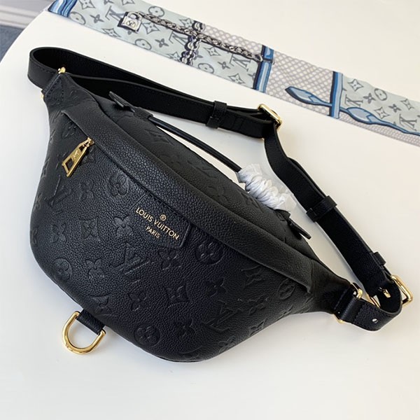 Sold out Louis Vuitton All Black Bum Bag Replica Body Bag M44812 Sold out Louis Vuitton All Black Bum Bag Replica Body Bag M44812