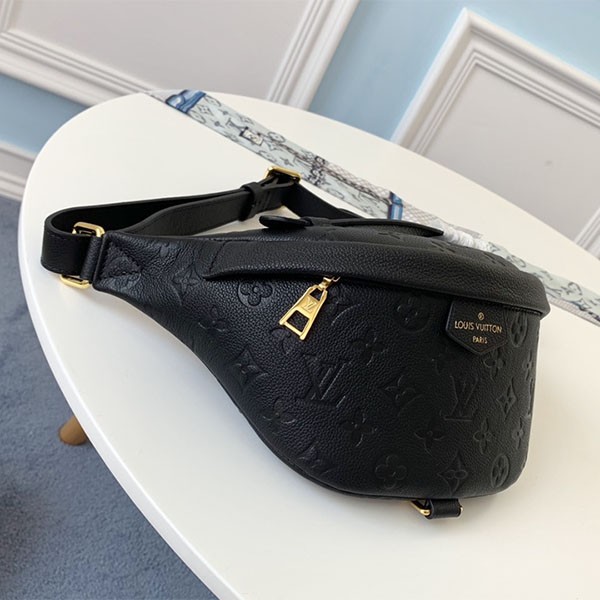Sold out Louis Vuitton All Black Bum Bag Replica Body Bag M44812