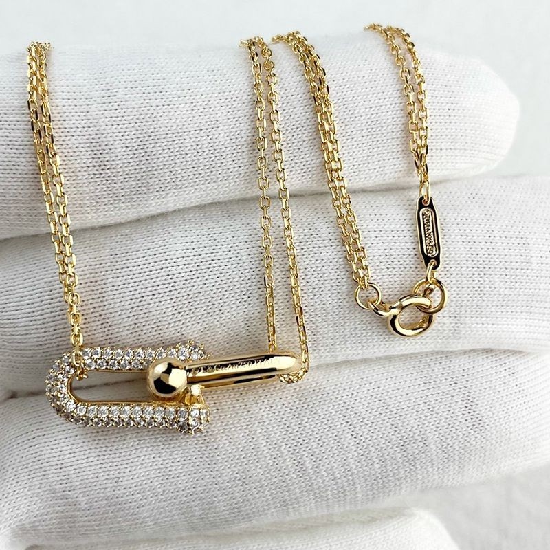 Rare Tiffany & Co. Hardware Double Link Pendant YG Tiw38236 Rare Tiffany & Co. Hardware Double Link Pendant YG Tiw38236