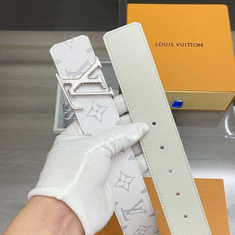 New for Autumn/Winter Louis Vuitton Belt Replica Santur LV Initial 40MM Reversible vui25355