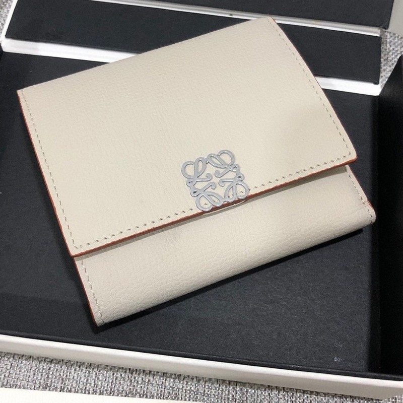 Rare [Loewe Wallet Replica] Anagram Trifold 6 cc Wallet lov74312