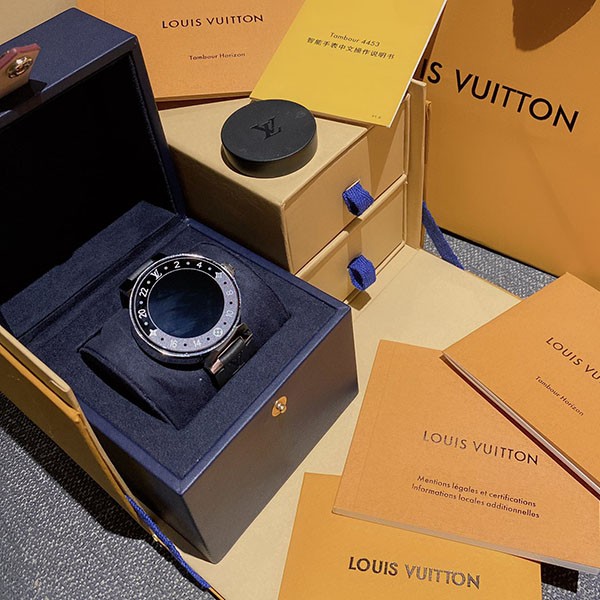 Hard to find Louis Vuitton smartwatch replica full touch screen 42mm vuh09134 Hard to find Louis Vuitton smartwatch replica full touch screen 42mm vuh09134
