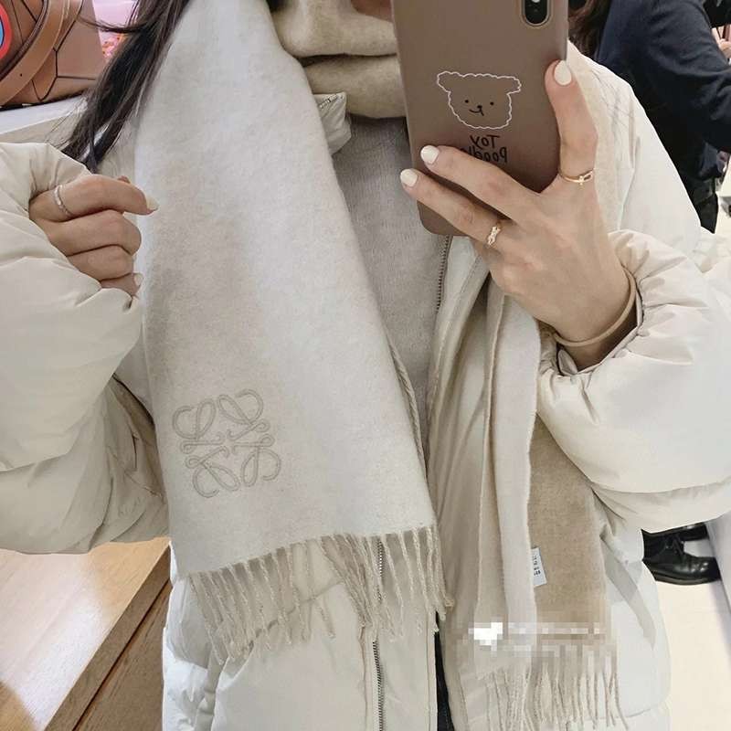 Very popular!! New color Loewe bicolor scarf replica (wool & cashmere) loh29898 Very popular!! New color Loewe bicolor scarf replica (wool & cashmere) loh29898