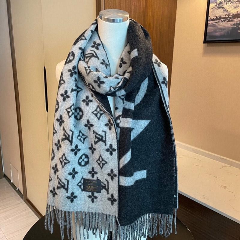 Rare "Warm and Relaxed?" Louis Vuitton Split Scarf Copy M70924 Rare "Warm and Relaxed?" Louis Vuitton Split Scarf Copy M70924