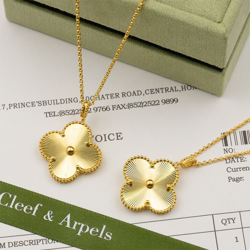 Popularity rising Van Cleef & Arpels replica ☆ Vintage Alhambra pendant VCARP4KL00