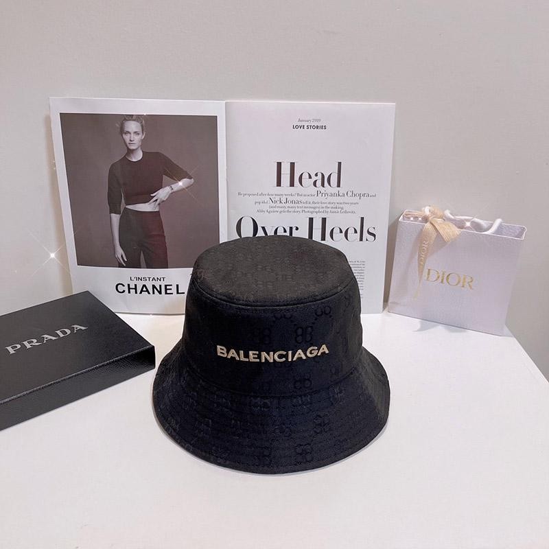 Perfect as a gift? Balenciaga logo bucket hat replica bam45308