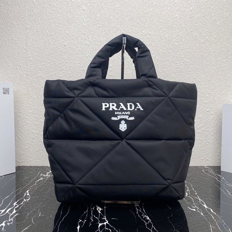 Love at first sight? Prada Padded Re-Nylon fake tote bag Re Nylon★Magazine supplement Prada bag very puh73084