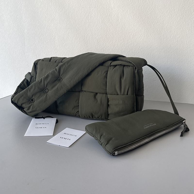 21 Autumn/Winter New Bottega Veneta Padded Tech Cassette Replica Military Green boo62818