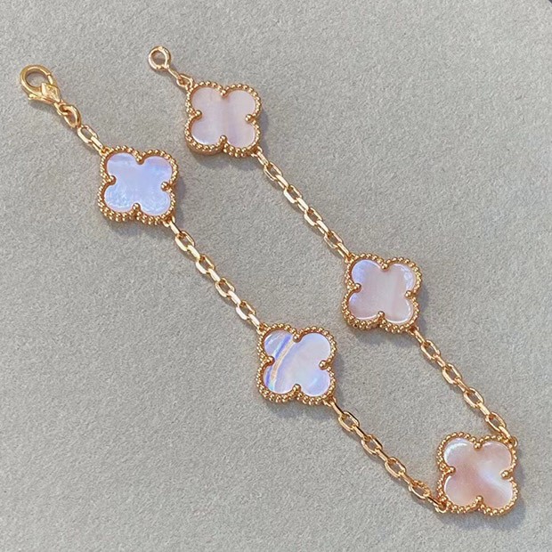 Van Cleef & Arpels Replica Vintage Alhambra Bracelet 5 Motifs vag92891 Van Cleef & Arpels Replica Vintage Alhambra Bracelet 5 Motifs vag92891