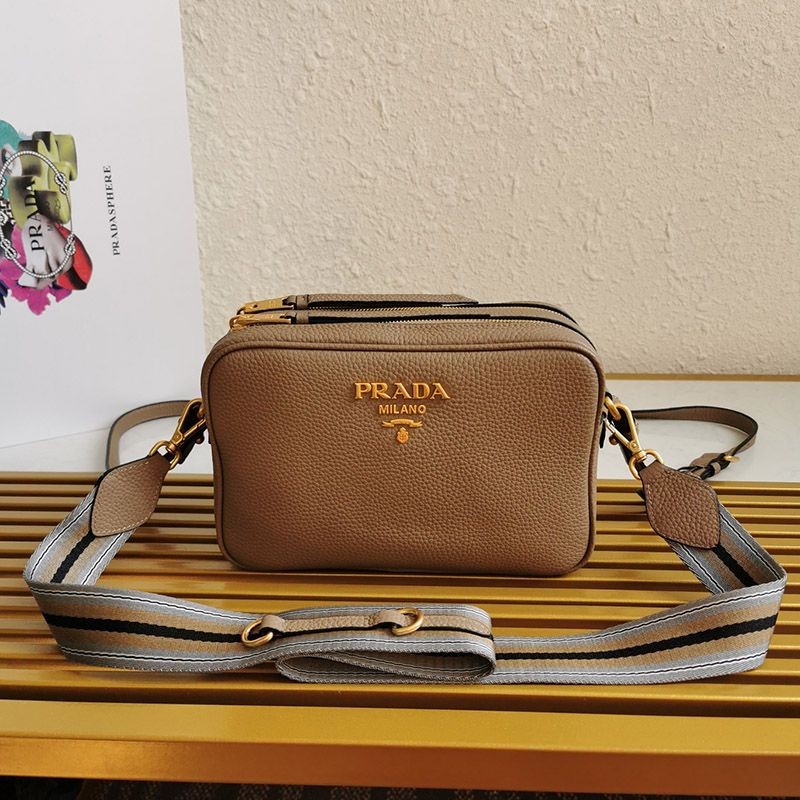 ★Popular in Japan! New colors, perfect as a gift? Fake Prada double zip shoulder bag pud22389