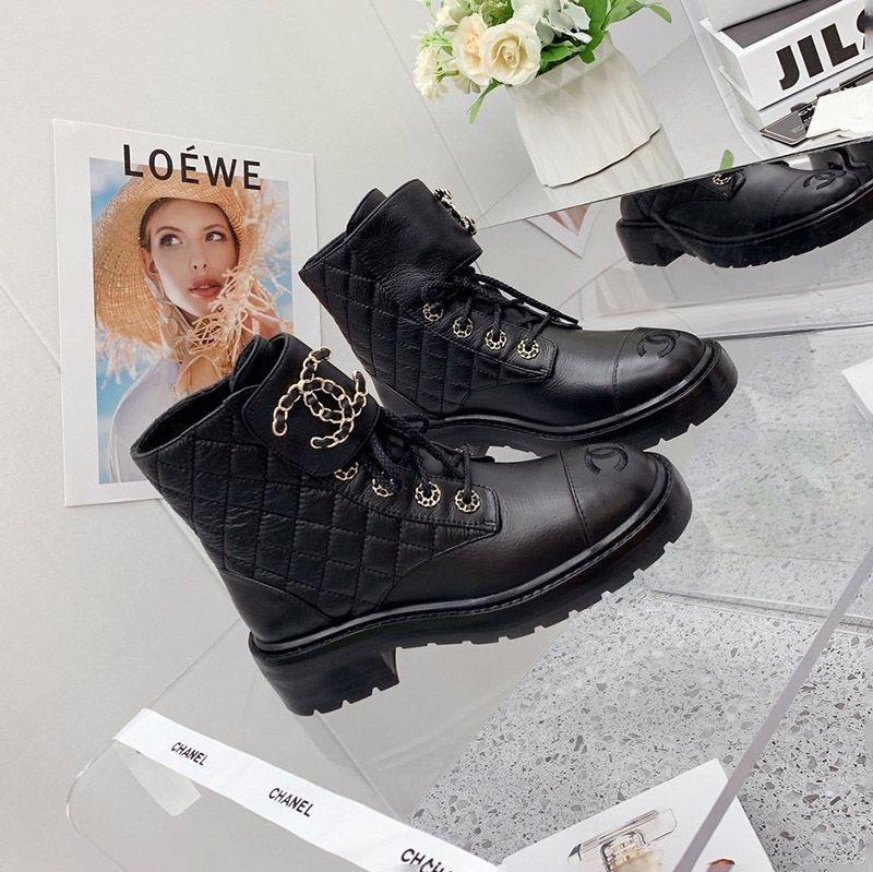Warm? Chanel Chain CC Lace-up Boots Fake shw24816