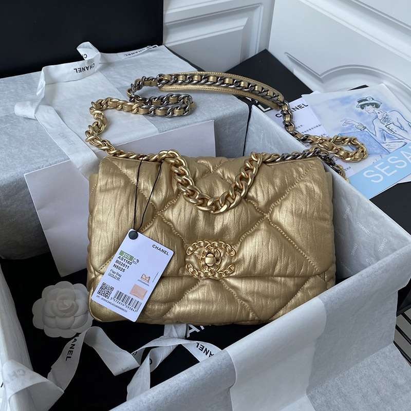 Eye-catching color, rare Chanel chain shoulder bag replica shn11445