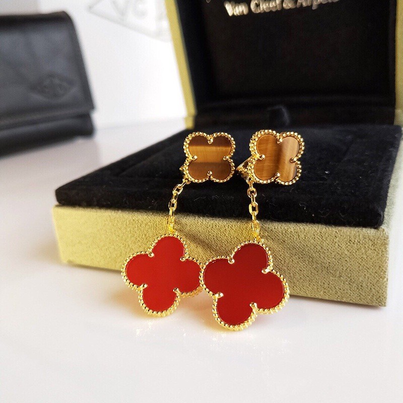 Popular all over the world? Van Cleef & Arpels Magic Replica Alhambra Earrings/Piercings 2 vat01489