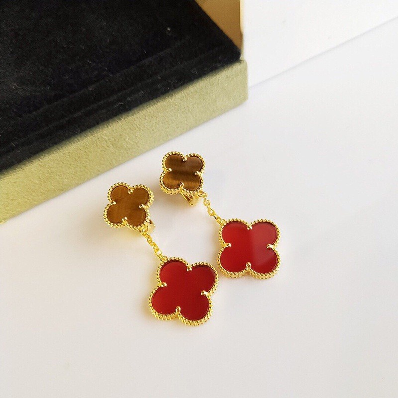 Popular all over the world? Van Cleef & Arpels Magic Replica Alhambra Earrings/Piercings 2 vat01489