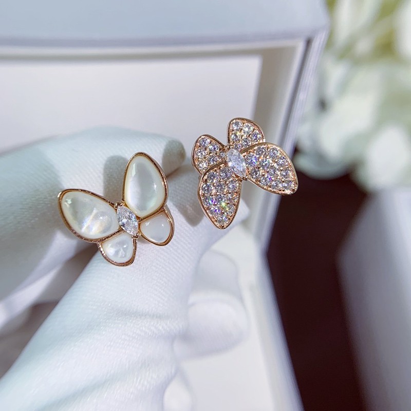 New for Autumn/Winter Van Cleef & Arpels De Papillon 2 Butterfly Ring VCARO7AL00 New for Autumn/Winter Van Cleef & Arpels De Papillon 2 Butterfly Ring VCARO7AL00