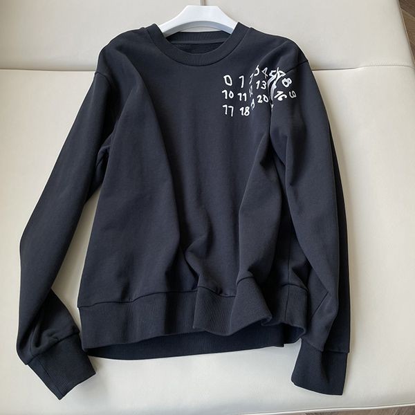 No. 1 in total sales! MM6 Number Logo Sweatshirt, Grade N, May 27720 No. 1 in total sales! MM6 Number Logo Sweatshirt, Grade N, May 27720