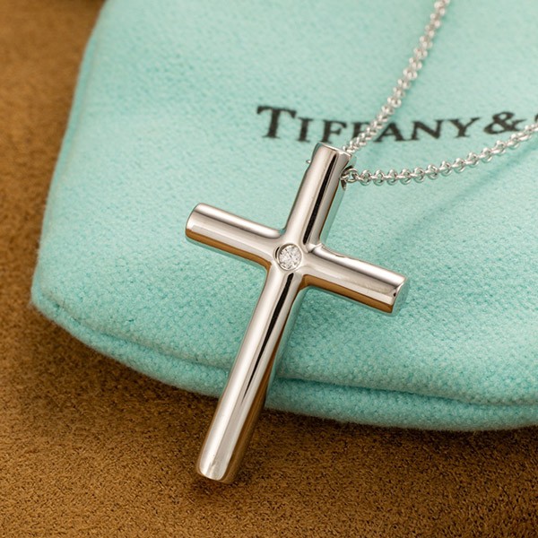 Attention ★ Tiffany Parody Necklace Cross 1 Point Diamond Tix89157 Attention ★ Tiffany Parody Necklace Cross 1 Point Diamond Tix89157