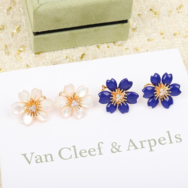 Van Cleef & Sachs Rose de Noel Earrings Replica, Small Model vaf58689