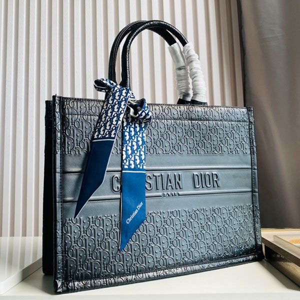 21AW New Dior Book Tote Replica Calfskin Black M1286ZWSO dep59313