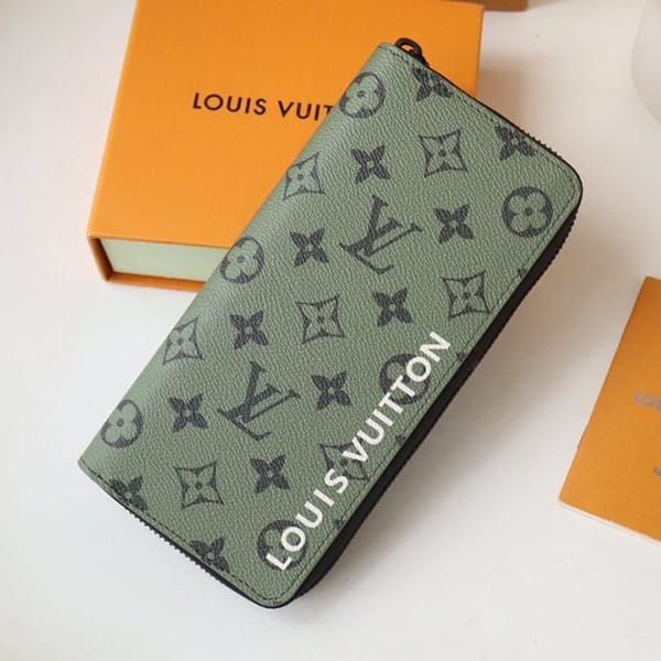 Love at first sight? Louis Vuitton Zippy Wallet Replica Long Wallet vuj62058
