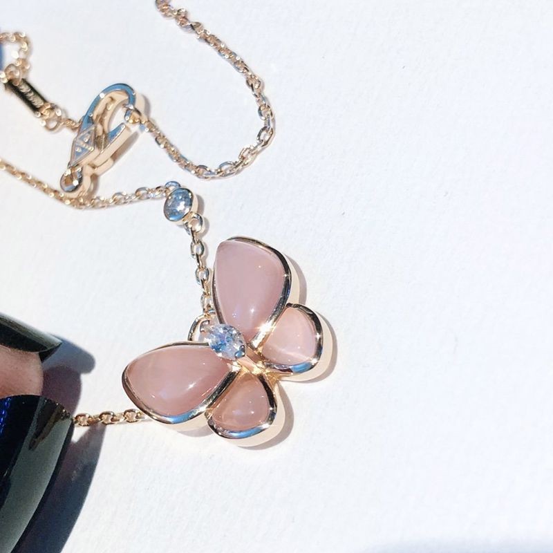 Tracked shipping Van Cleef & Arpels de Papillon pendant replica rose gold vaa05365 Tracked shipping Van Cleef & Arpels de Papillon pendant replica rose gold vaa05365