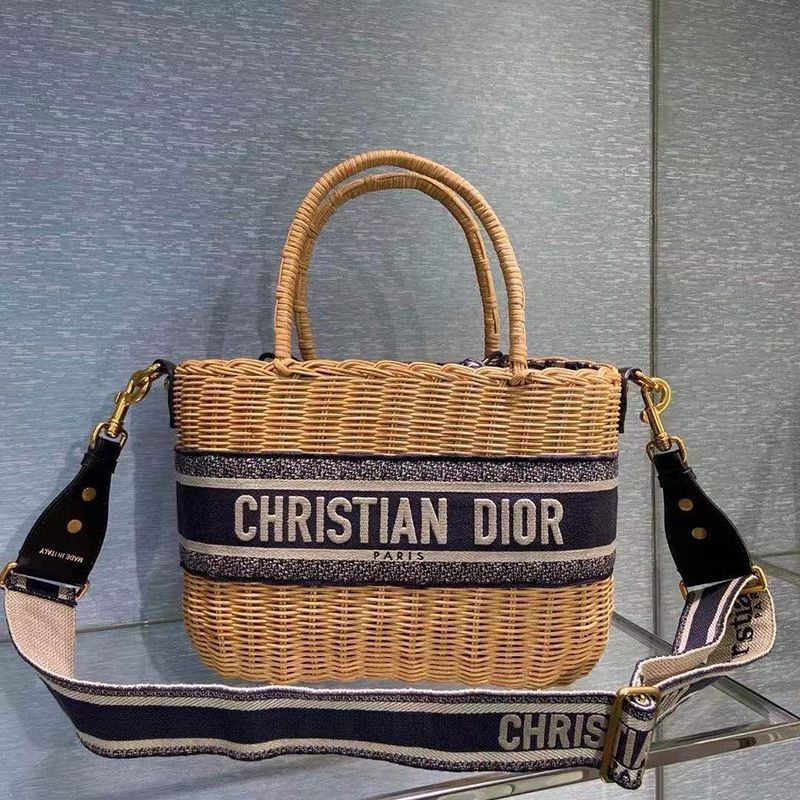 Used by Yuko Araki! Dior 2021 Cruise Collection Dior WICKER Basket Bag Replica M7601CMVO_M918