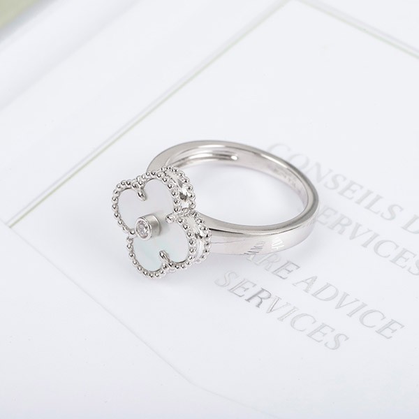 Van Cleef & Arpels Replica Vintage Alhambra Shell Diamond Ring van43335 Van Cleef & Arpels Replica Vintage Alhambra Shell Diamond Ring van43335