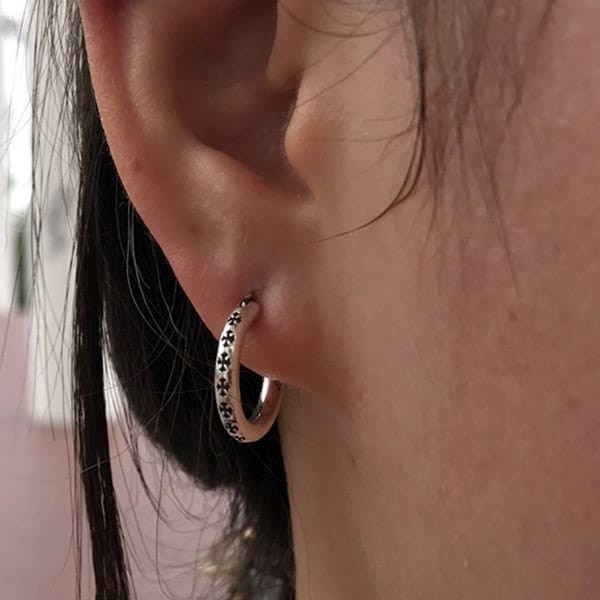 Express Shipping Chrome Hearts 18K White Gold Replica TFL Hoop Earrings Kup86236 Express Shipping Chrome Hearts 18K White Gold Replica TFL Hoop Earrings Kup86236