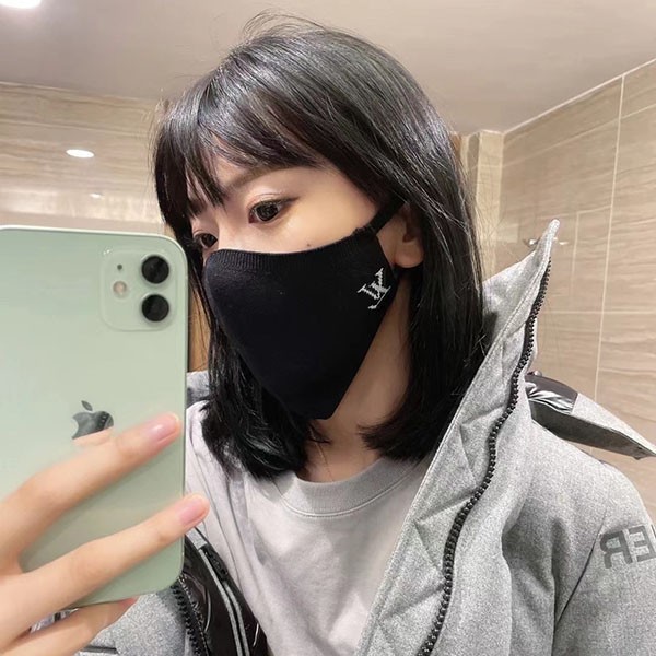 Louis Vuitton Mask Replica Maille Pouch Monogram M76748