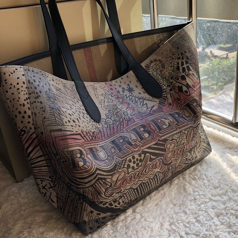 Burberry Pocket Bag Outdoor Travel Check Reversible Bag Fake Bam04252 Burberry Pocket Bag Outdoor Travel Check Reversible Bag Fake Bam04252