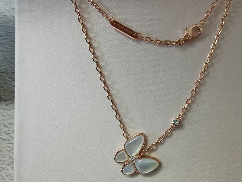 Sold out Van Cleef & Arpels * Fake De Papillon Pendant Gold vaf74089 Sold out Van Cleef & Arpels * Fake De Papillon Pendant Gold vaf74089