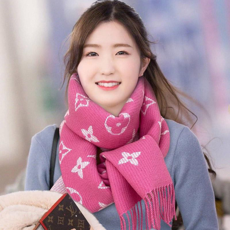 Louis Vuitton Monogram Bicolor Scarf Replica M76699 Sold Out