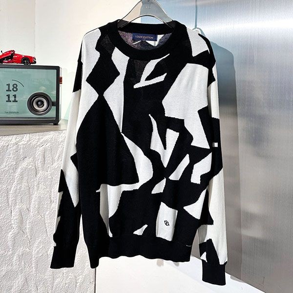 Immediate shipping Louis Vuitton crew neck replica sweatshirt long sleeve vua35820 Immediate shipping Louis Vuitton crew neck replica sweatshirt long sleeve vua35820