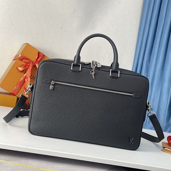 I definitely want it! Louis Vuitton Document Business Replica M33441