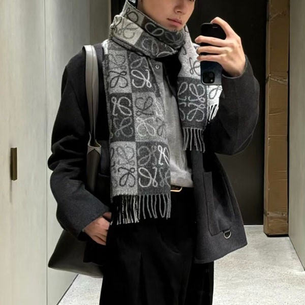 Loewe Scarf Replica Checkerboard Scarf (Wool & Cashmere) F810487X17 Loewe Scarf Replica Checkerboard Scarf (Wool & Cashmere) F810487X17