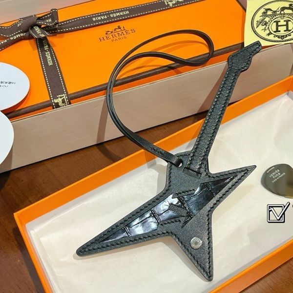 Hermes Rock Charm with Stainless Steel Guitar Pick Replica ERJ09434