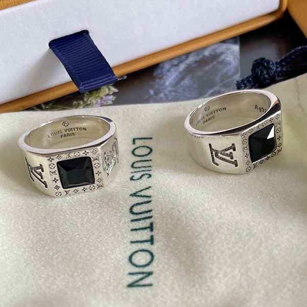 Sold out and popular ☆ Elegant Louis Vuitton ONYX SIGNT ring replica silver vux78699