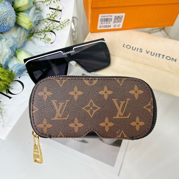 High quality Louis Vuitton Etui Lunettes fake GM sunglasses case very popular! GI0633