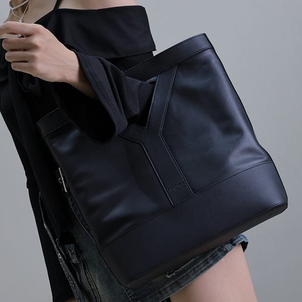 The latest and most fashionable Saint Laurent tote bag replica logo calfskin black Saj58811