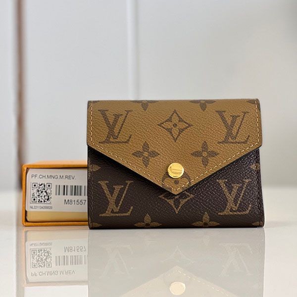 Louis Vuitton Logo Monogram Compact Wallet Replica M81557