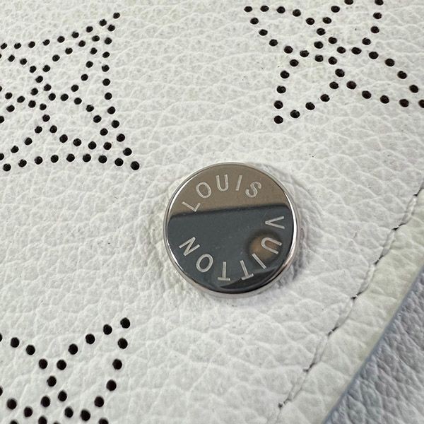 I definitely want it! Louis Vuitton Portefeuille Iris Wallet, Cheap M11802