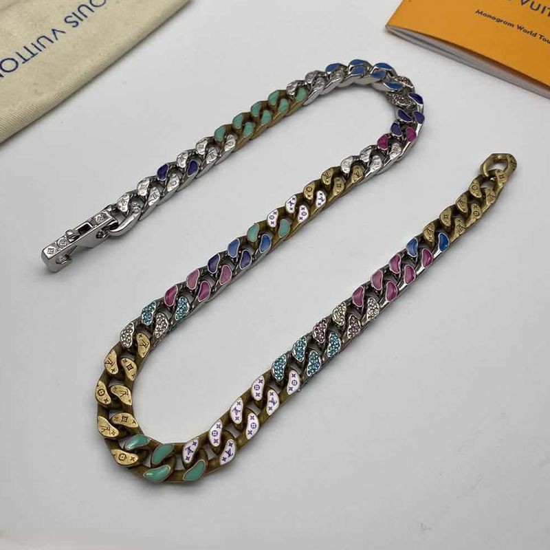 Not available in Japan Louis Vuitton Collier Chain Links Replica Patches Strass Necklace vuc62476