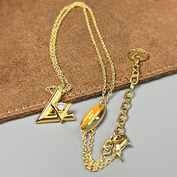 Louis Vuitton Pendant LV Volt One PM Necklace Replica vuc12756 Louis Vuitton Pendant LV Volt One PM Necklace Replica vuc12756